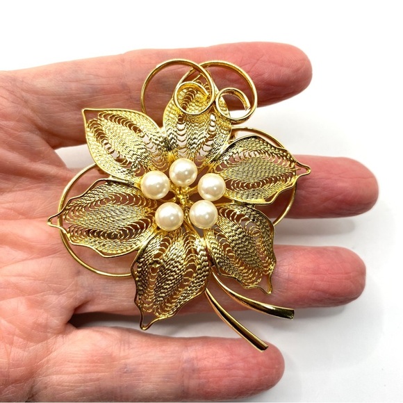 JENNIFER MOORE Gold Filagree Pearl Large Brooch - Picture 4 of 7